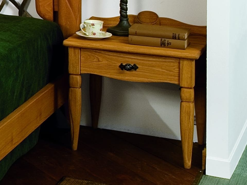 Прямоугольная тумбочка из каштана с ящиками Arnaboldi Interiors ARCH-00007639