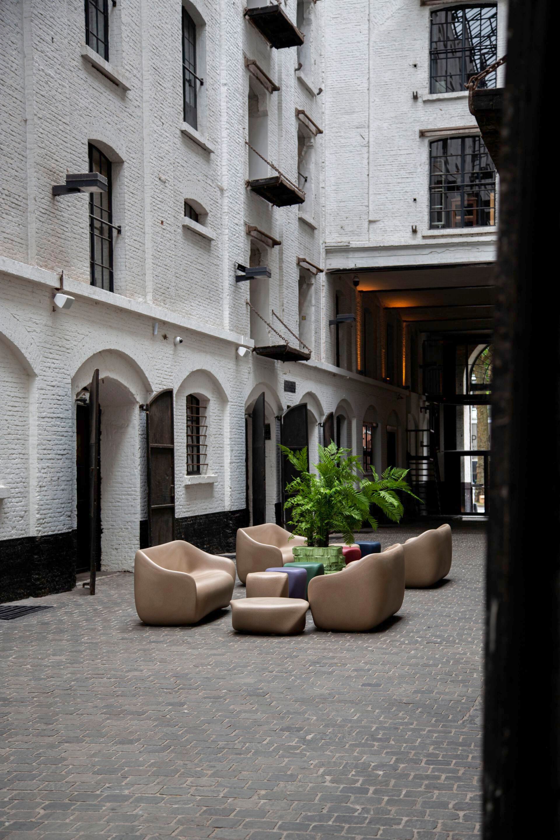 Журнальный столик из полиэтилена SLIDE Reborn ARCH-00133381 - Вид №13