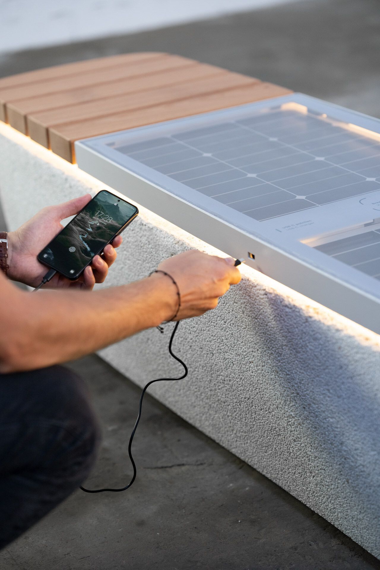 Солнечная бетонная скамья со встроенным освещением Kremen ARCH-00122992 - Вид №7