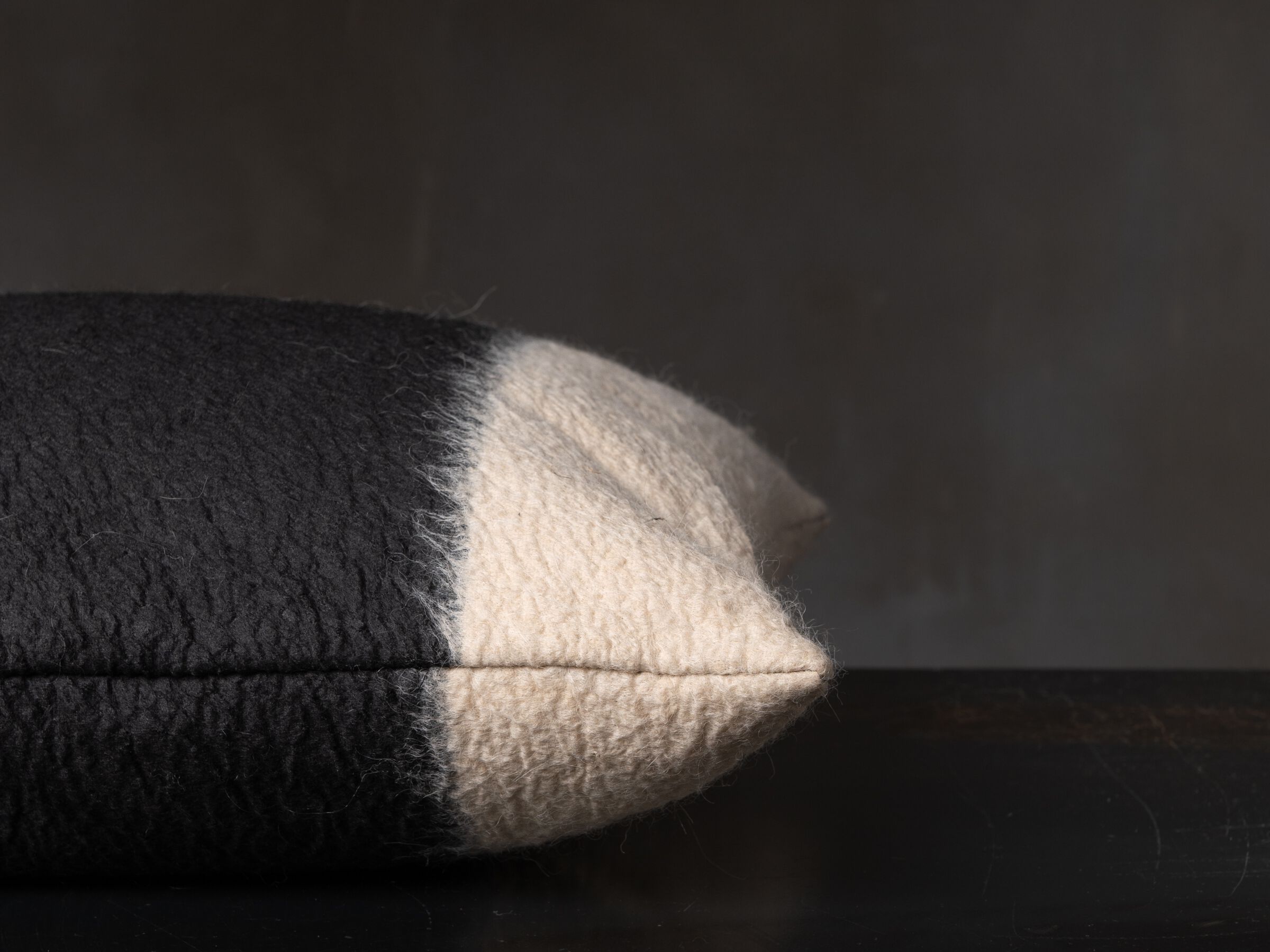 Квадратная подушка из альпаки The House of Lyria CAMANTO ARCH-00043370 - Вид №1