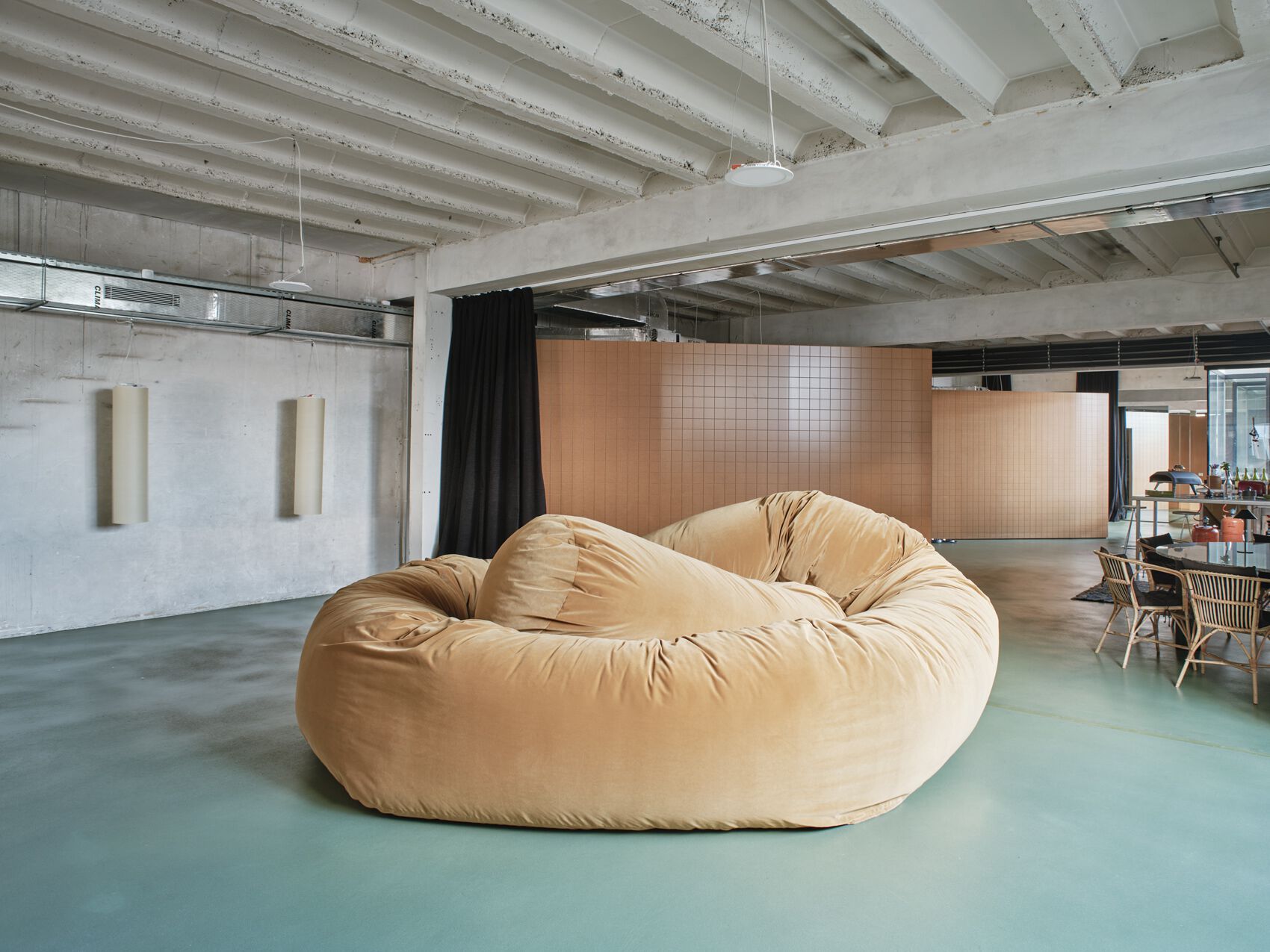 Трансформируемый диван из полиэфирного волокна BD Barcelona SAUSAGE ARCH-00022982 - Вид №16