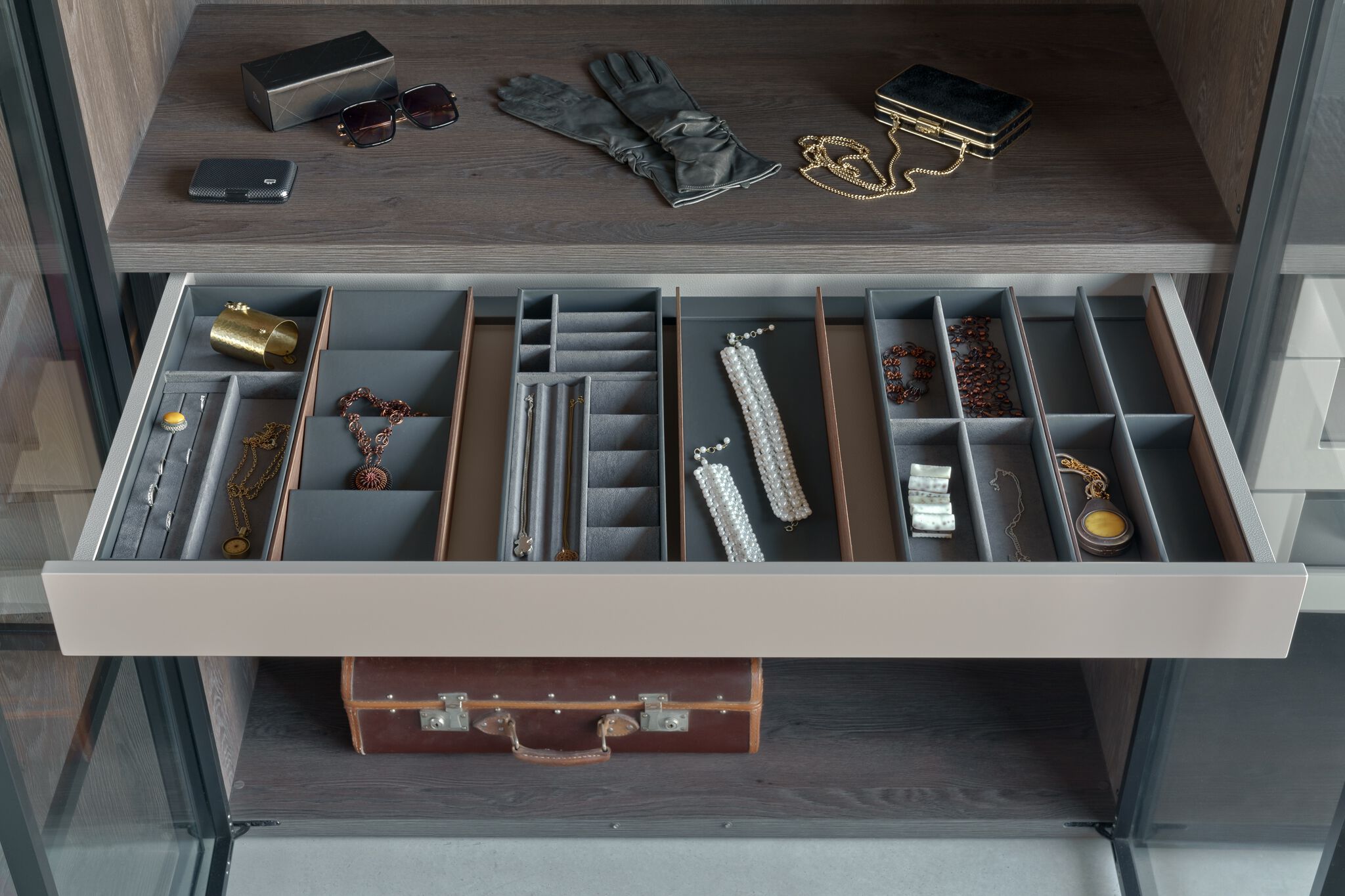 Шкаф из дерева и стекла на заказ Zajc W ARCH-00023499 - Вид №7