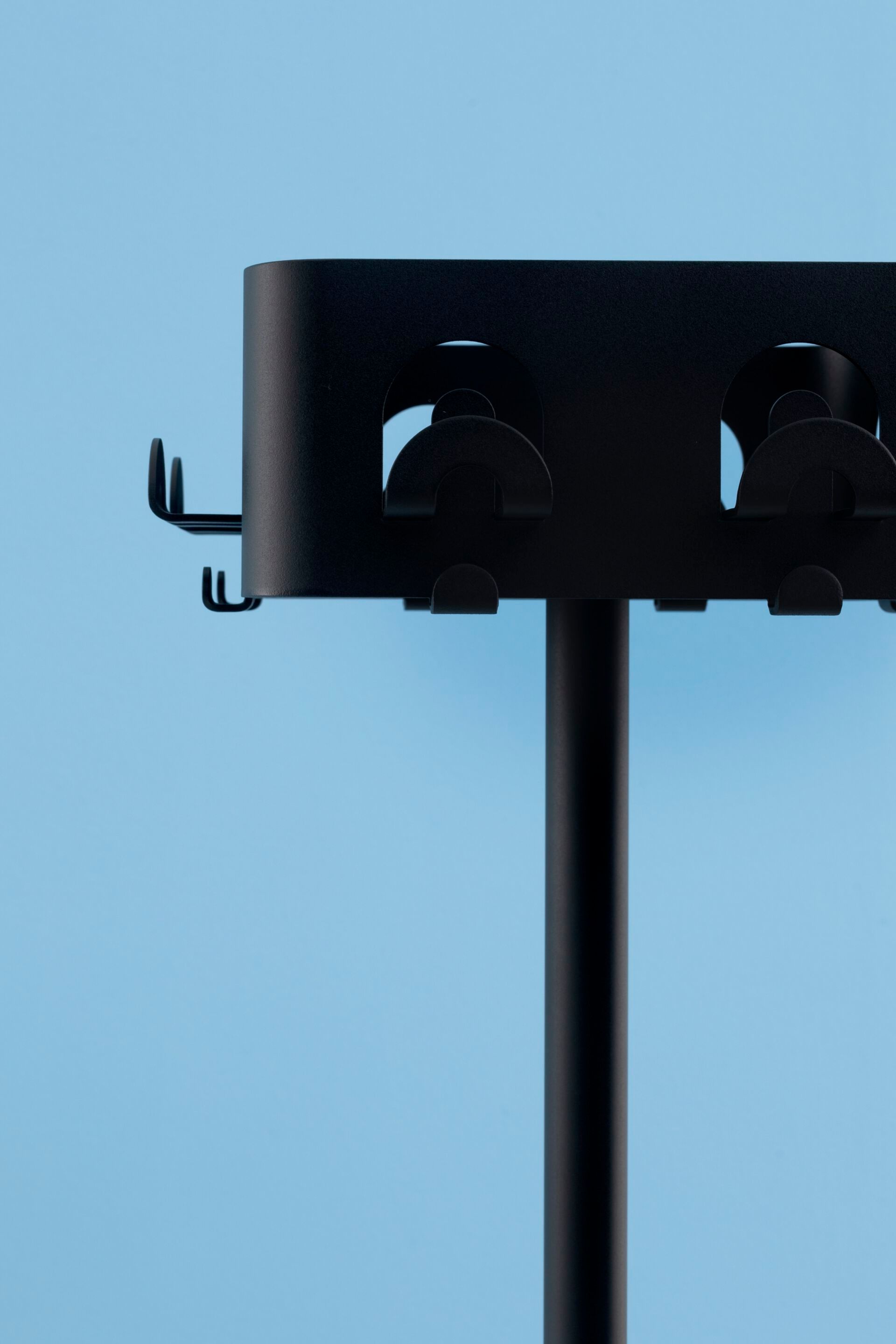 Окрашенная металлическая напольная офисная вешалка для одежды Cascando Flow ARCH-00149905 - Вид №3