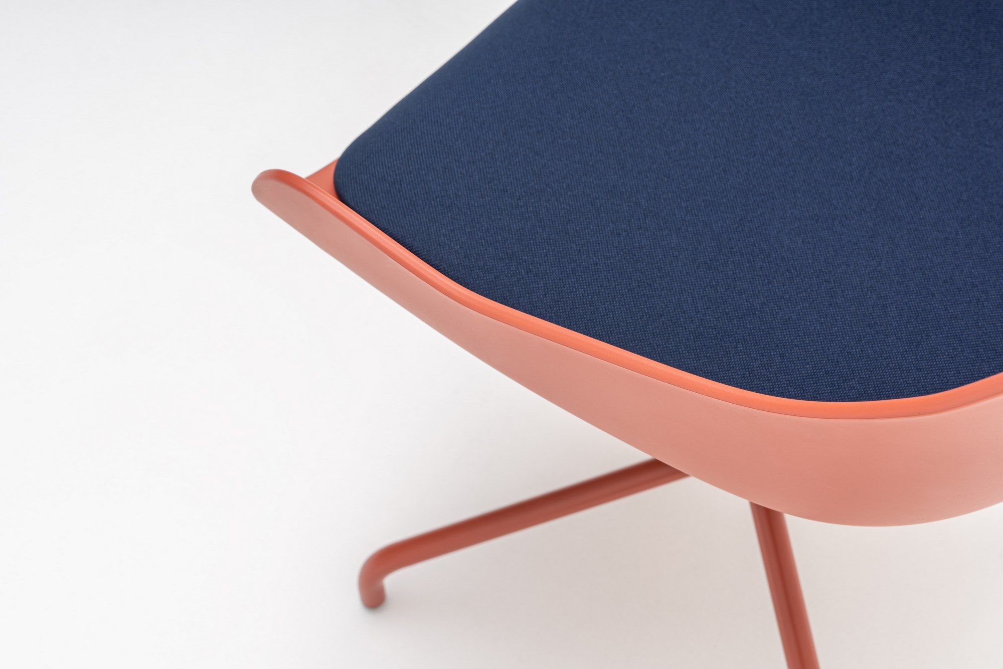 Вращающееся кресло из полипропилена со встроенной подушкой MDD Baltic ARCH-00118371 - Вид №6