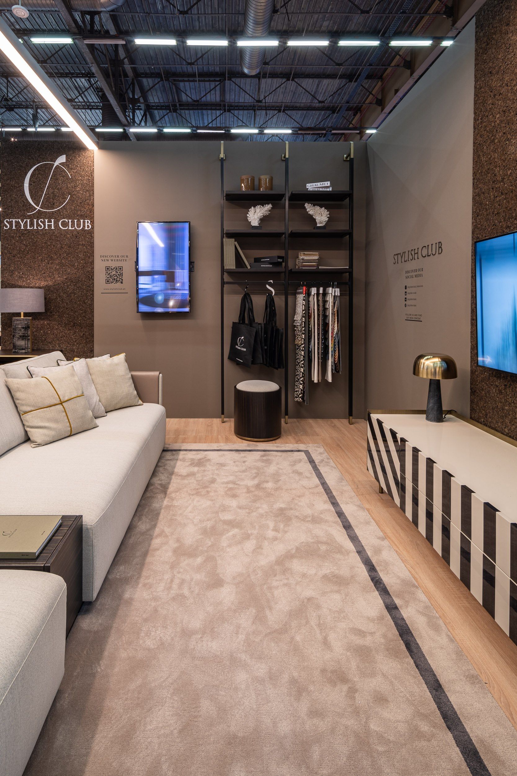 Алюминиевый книжный шкаф с креплением пол-потолок Stylish Club His &amp ARCH-00133148 - Вид №15