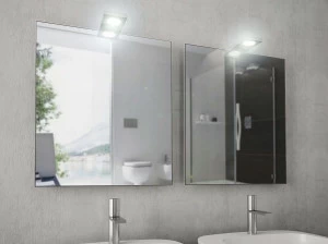 SPECCHI Круглый точечный светильник для зеркала
Структура из поликарбоната с хромированной отделкой, светодиод 3,5 Вт и экран из поликарбоната.
Сертификация IP44 гарантирует защиту от водяных брызг и делает его пригодным для использования в ванной комнате