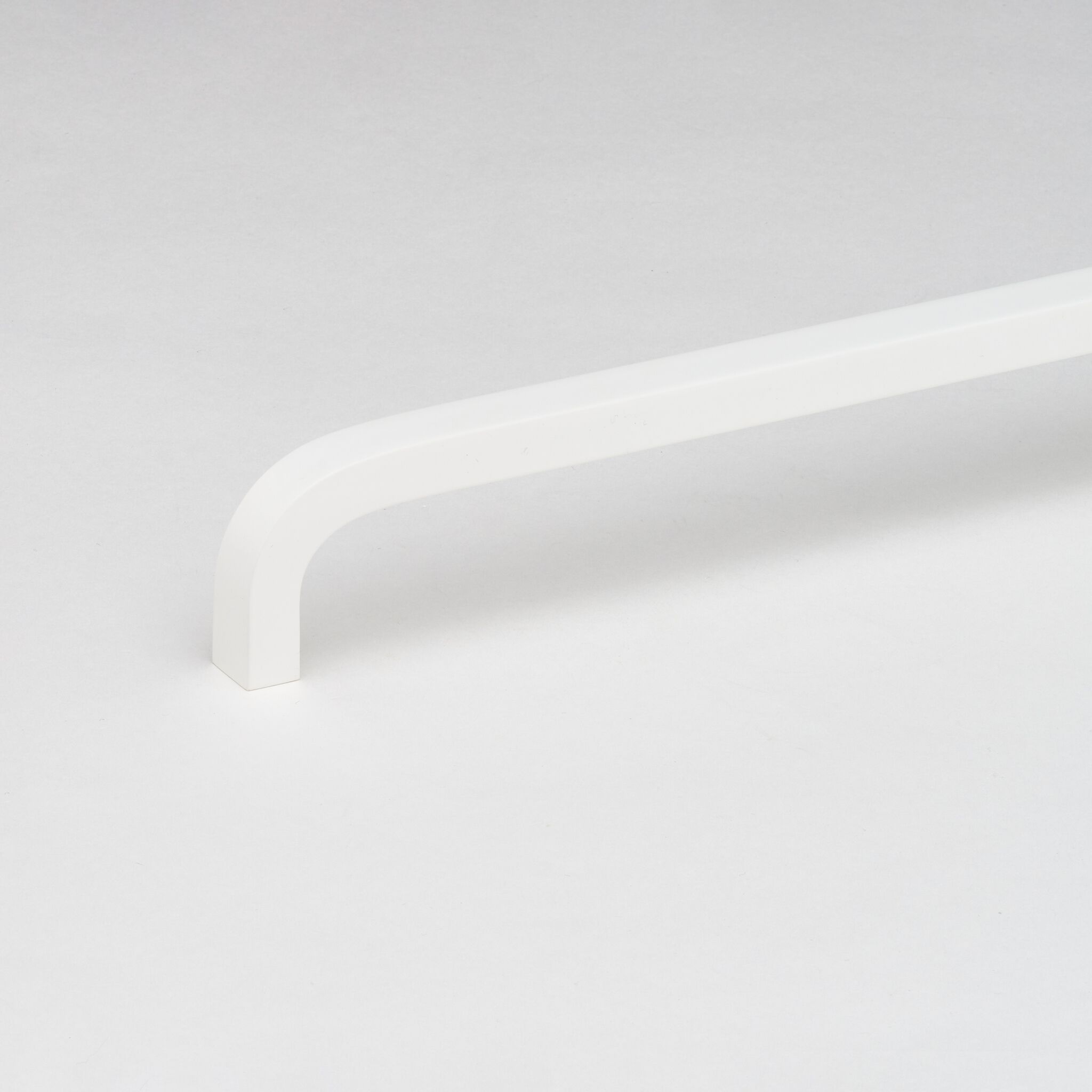 Латунная мебельная ручка Lo & Co Interiors Curve ARCH-00101114 - Вид №21