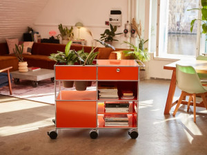 Металлическая тележка для еды