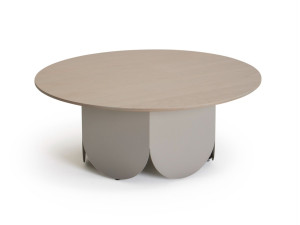 Журнальный столик с круглым верхом из бука и основанием из листового металла