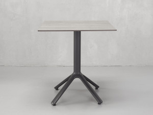 Квадратный стол для контракта