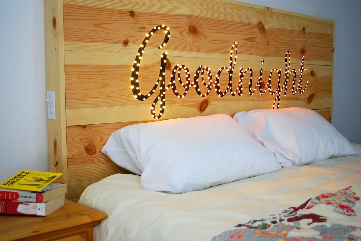 Великолепная кровать с балдахином, для маленькой принцессы.