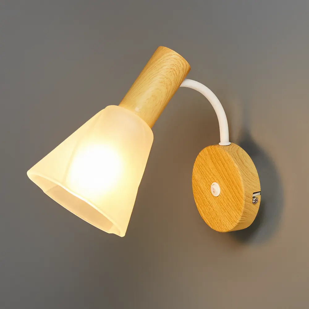 Настенный светильник Escada Vardo 1131/1A цвет белый STLM-2131228