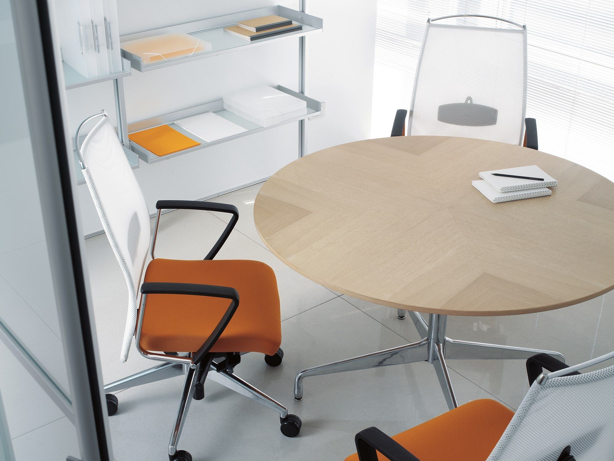 Поворотный операционный офисный стул с подлокотниками Ares Line ссылка ARCH-00056234 - Вид №4