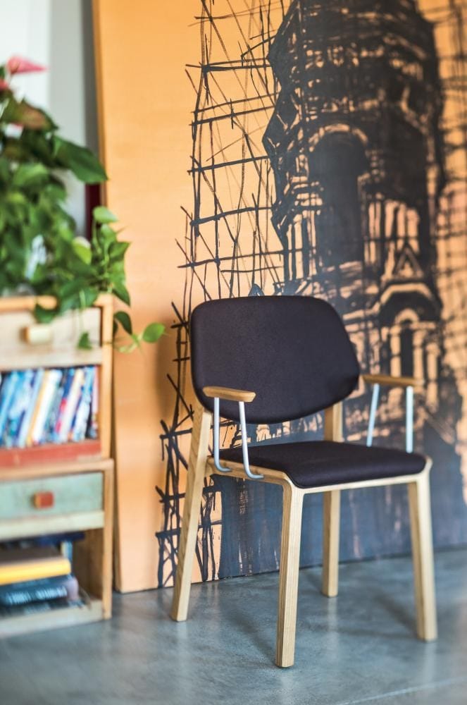 Штабелируемый тканевый стул с подлокотниками Cizeta ARCH-00036941 - Вид №5