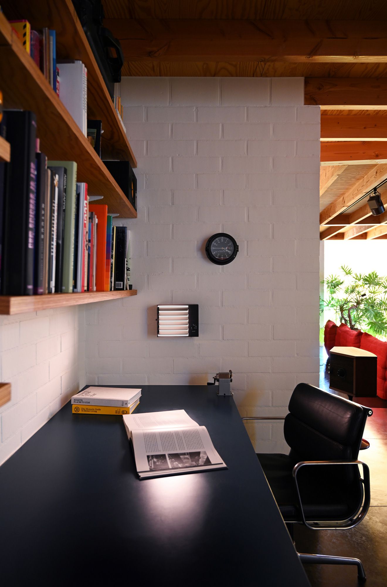 Светодиодный настенный светильник с порошковым покрытием и USB-разъемом Re-Volt Marvin ARCH-00054930 - Вид №5