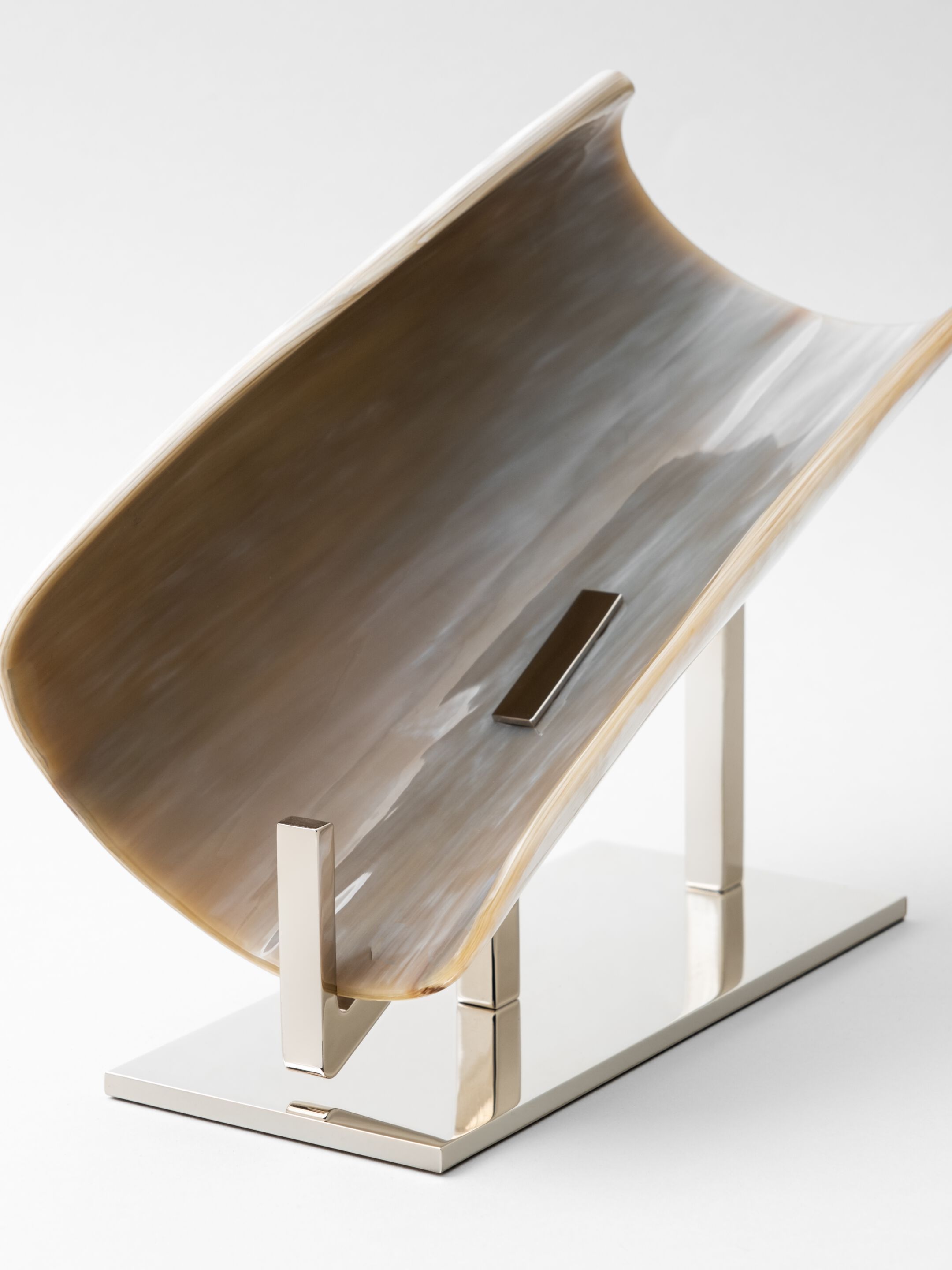 Держатель для бутылок из рога и латуни Zanchi 1952 PZHLV18BBNK ARCH-00009967