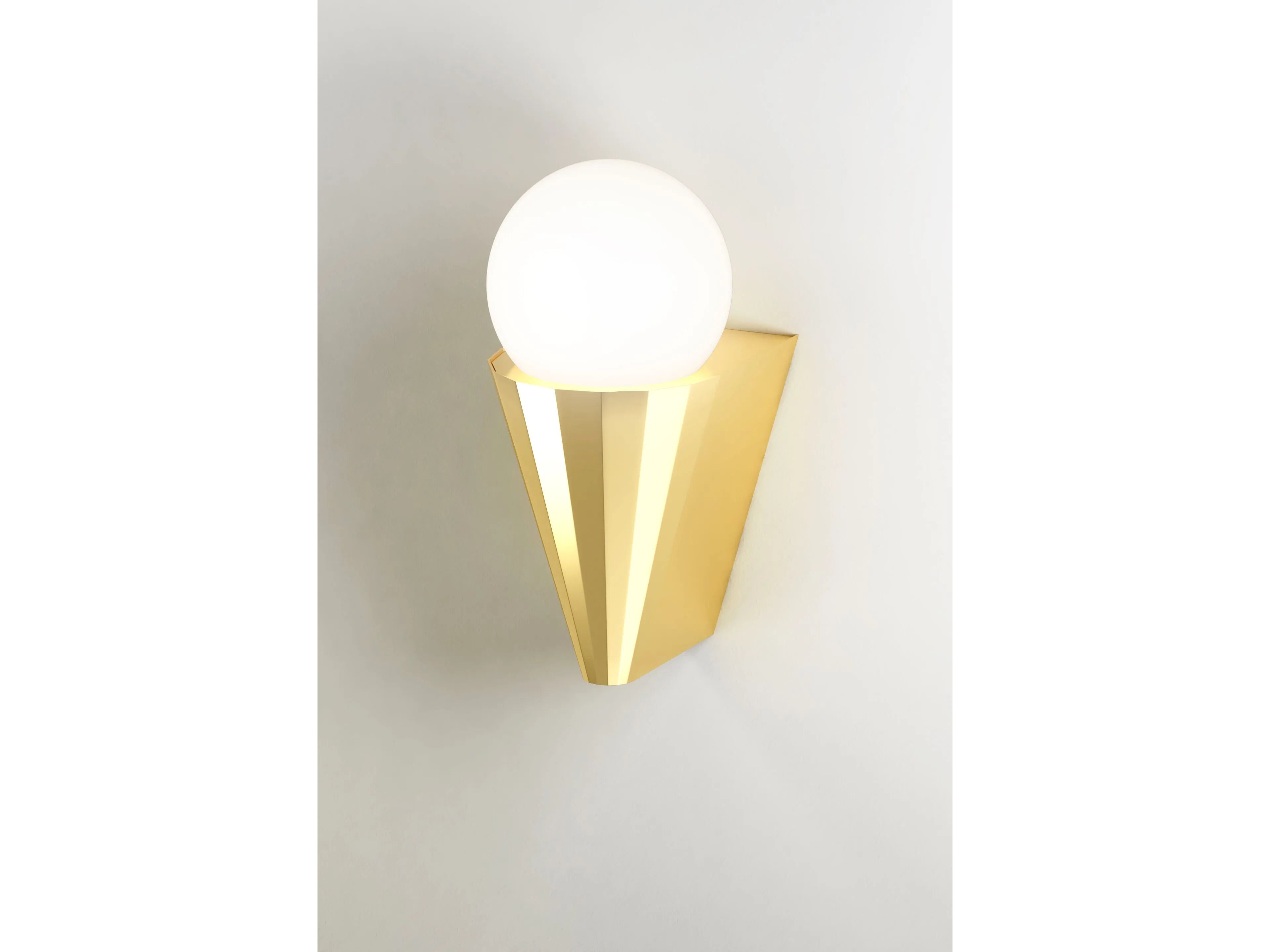 Латунный светодиодный настенный светильник CVL Luminaires Cornet ARCH-00043979 - Вид №5