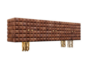 Шкаф из массива дерева с распашными дверцами