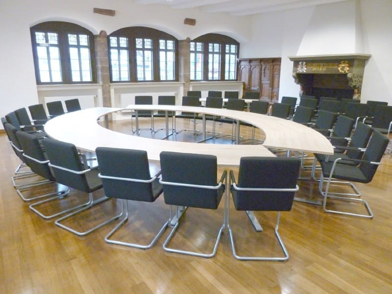 Деревянный овальный стол для совещаний Spiegels .intra ARCH-00051626 - Вид №1