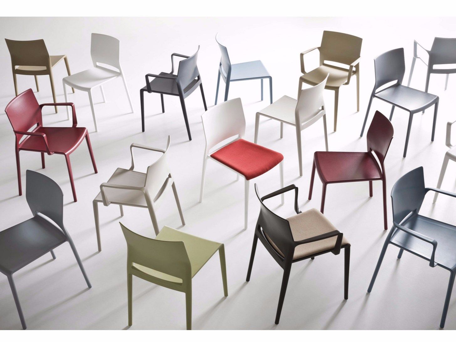 Штабелируемый стул из инженерного пластика с подлокотниками GABER Bakhita ARCH-00068158 - Вид №3