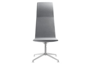 4-спицевое офисное кресло с высокой спинкой