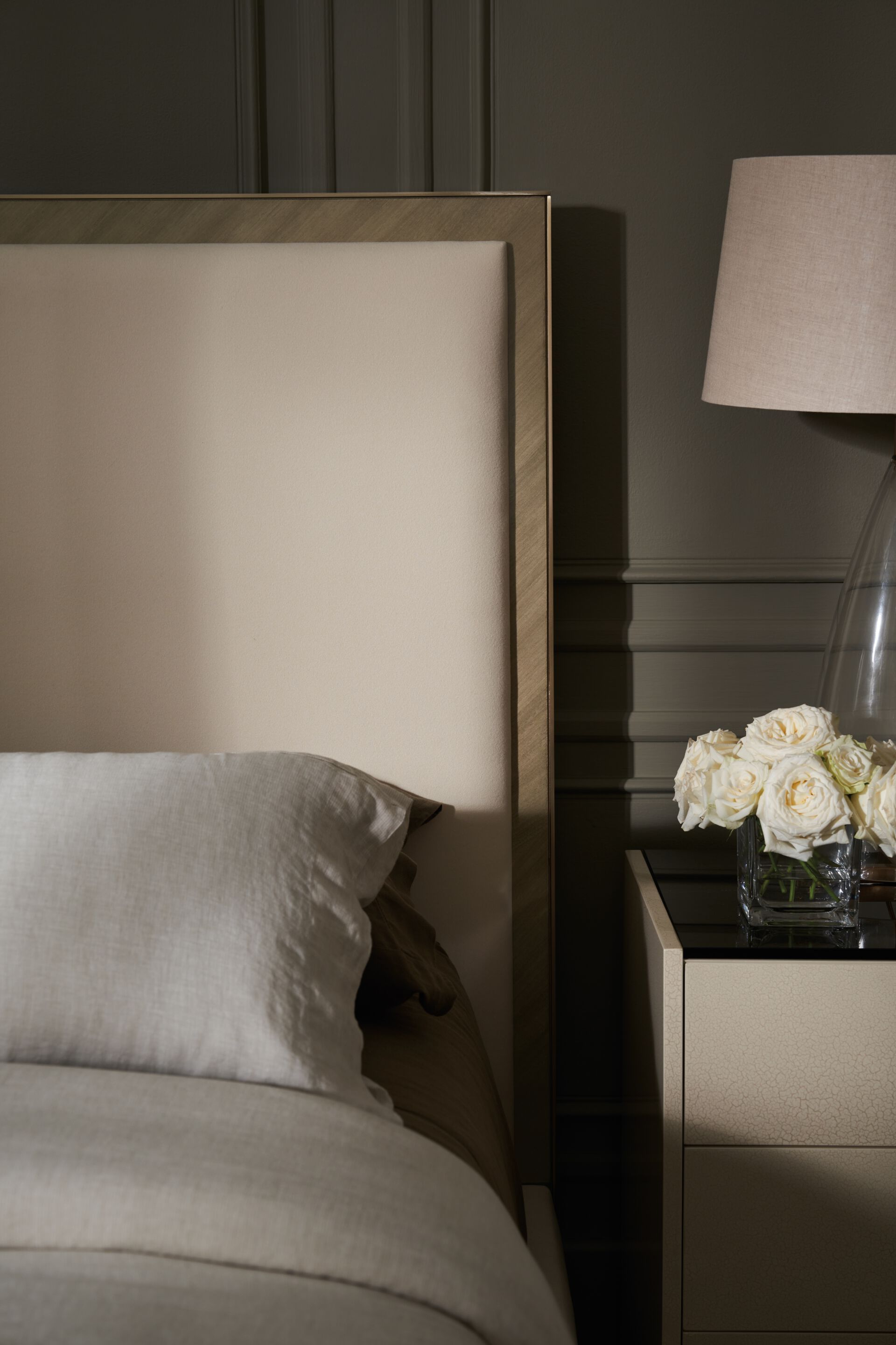 Двуспальная кровать из ткани с высоким изголовьем Caracole ANTHOLOGY ARCH-00143349 - Вид №1