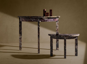 Мраморный полумесяц консоли