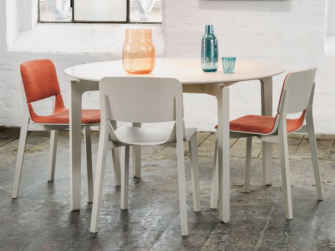 Круглый деревянный стол TON ARCH-00078416 - Вид №1