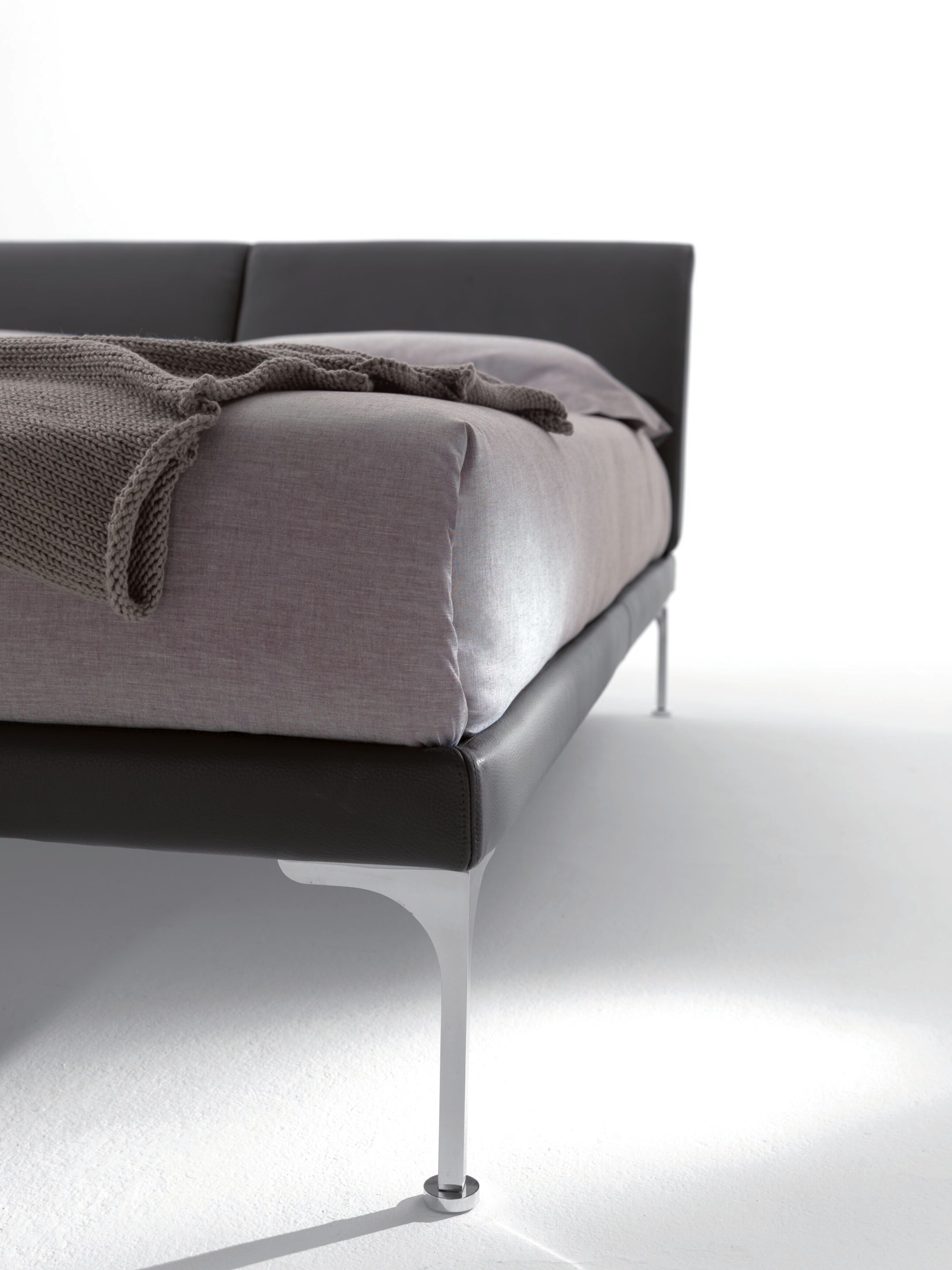 Кожаная двуспальная кровать с мягким изголовьем GRUPPO FOX ночь Фокса ARCH-00140926 - Вид №2