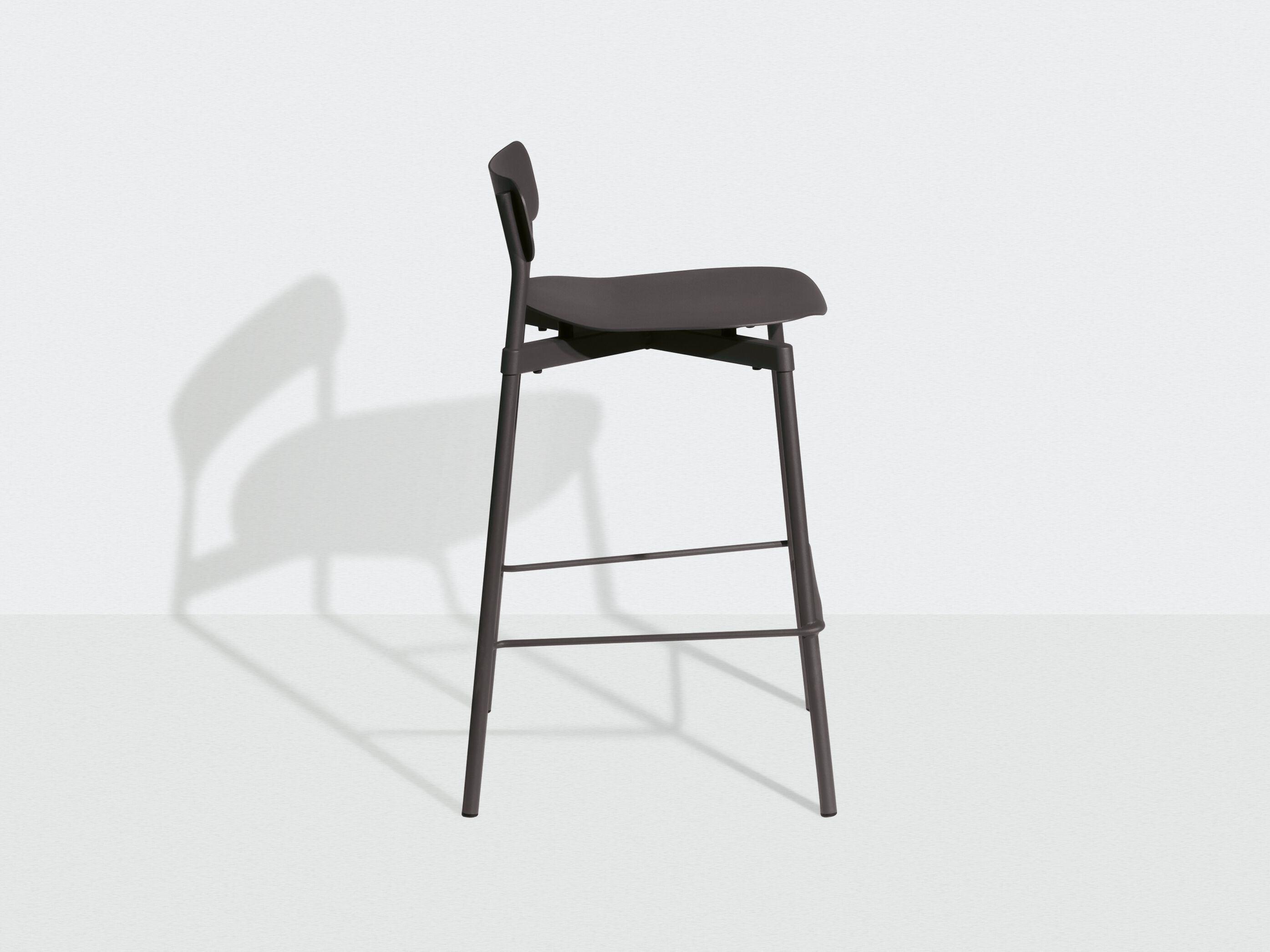 Высокий штабелируемый алюминиевый стул с порошковым покрытием с подставкой для ног Petite Friture Fromme ARCH-00091817 - Вид №19