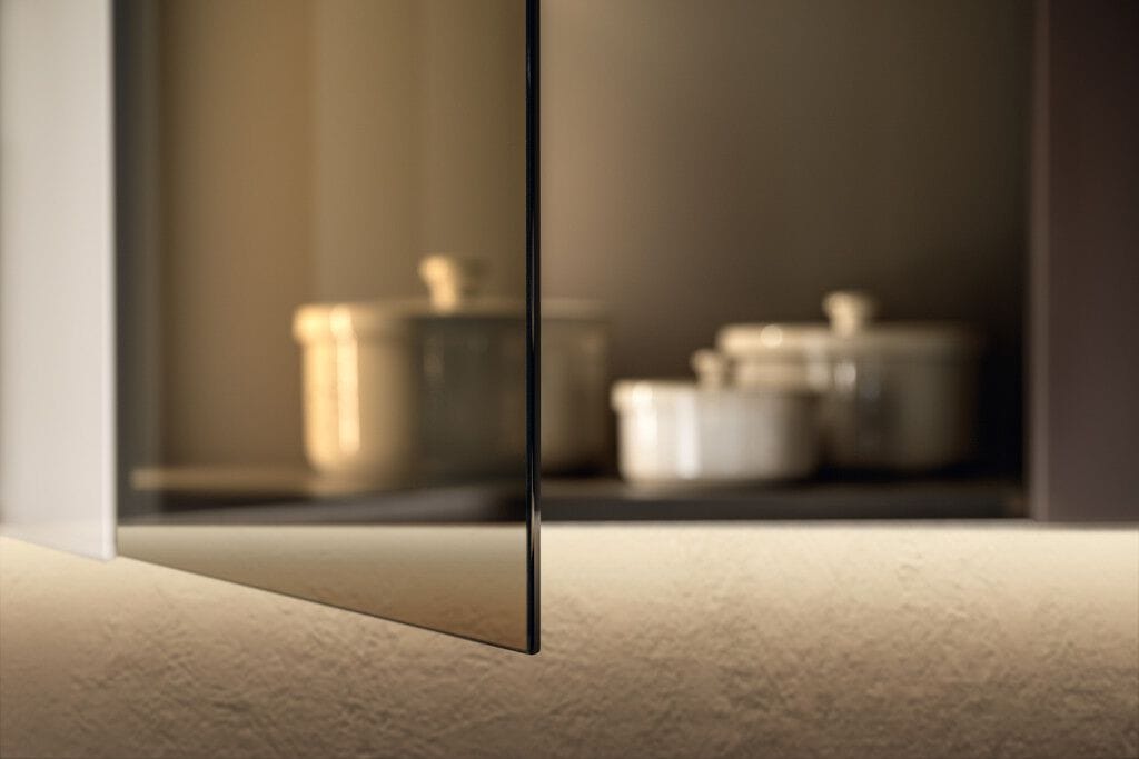 Деревянная и стеклянная кухня без ручек с островом Lago N. O. W ARCH-00139930 - Вид №9