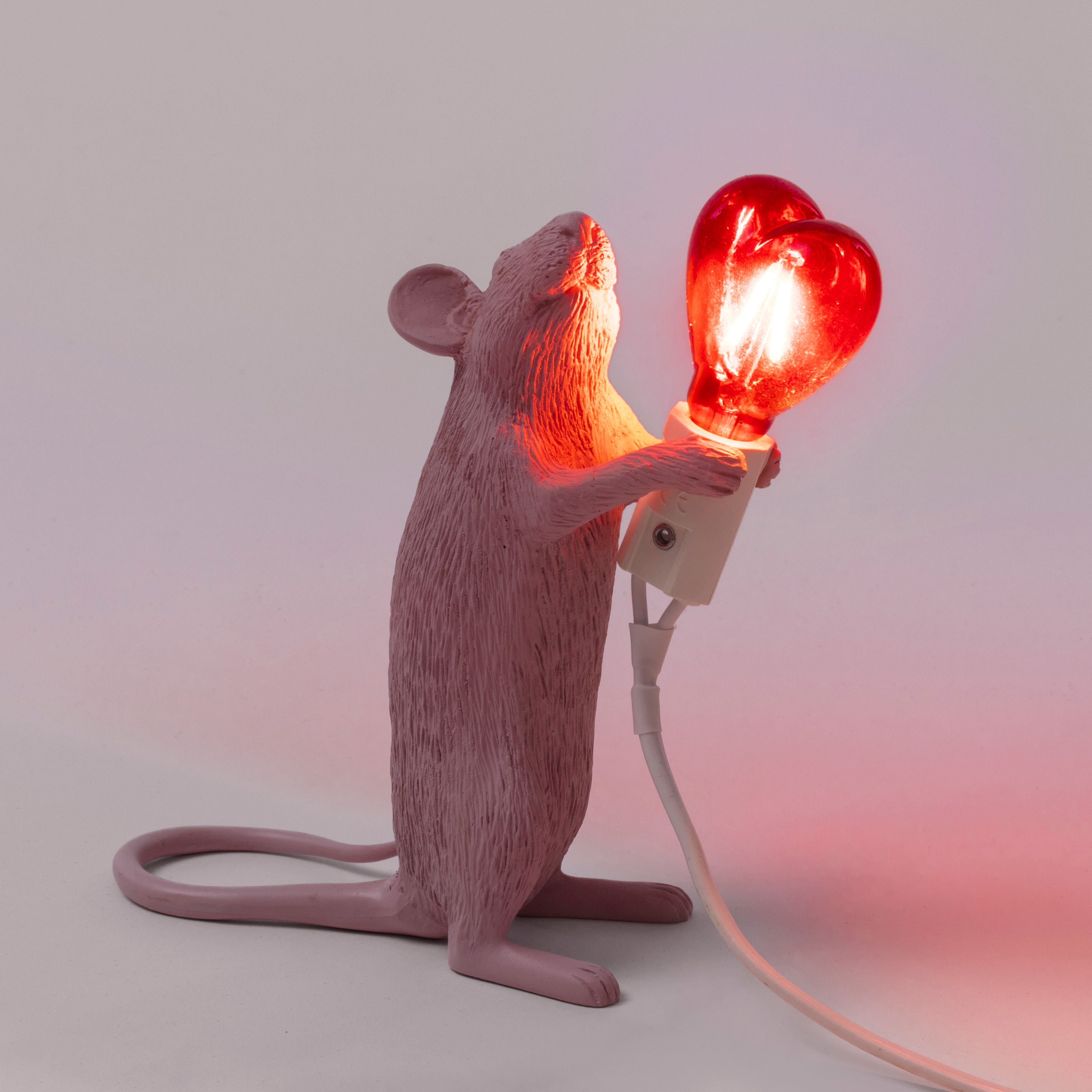 Светодиодная настольная лампа из смолы Seletti MOUSE LAMP LOVE EDITION ARCH-00035148 - Вид №4