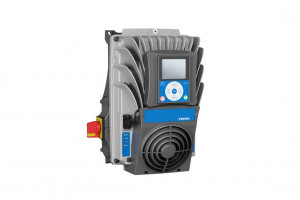 Danfoss VACON 100X — преобразователь частоты для применения в помещениях и на открытом воздухе; выдерживает высокие уровни давления и вибрации, повышенную влажность, запыленность и жару VA100X-3L-0004-4-X+BM1X-000000555 135N2643