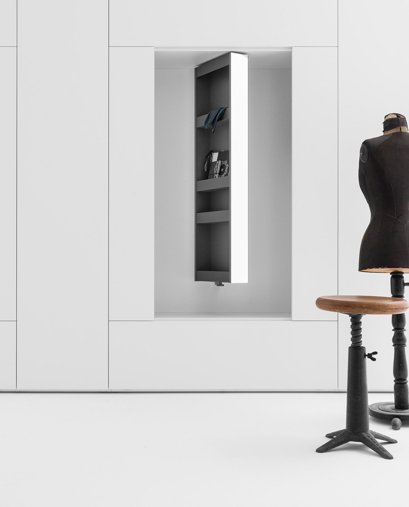 Шкаф с поворотным зеркалом и вешалкой для одежды Caccaro Roomy ARCH-00061512 - Вид №1