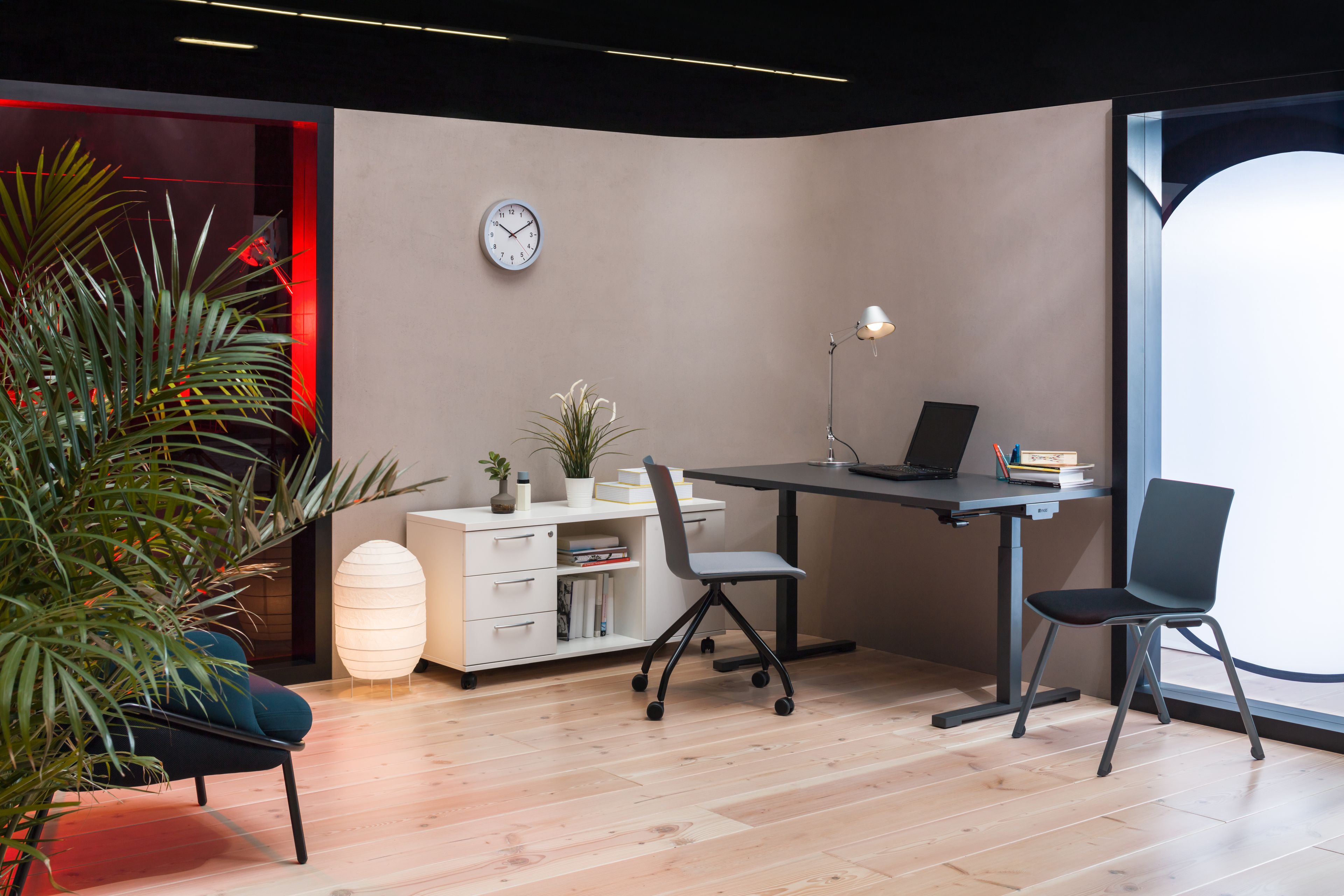 Пластиковый стул с колесами MDD шила ARCH-00097928 - Вид №3