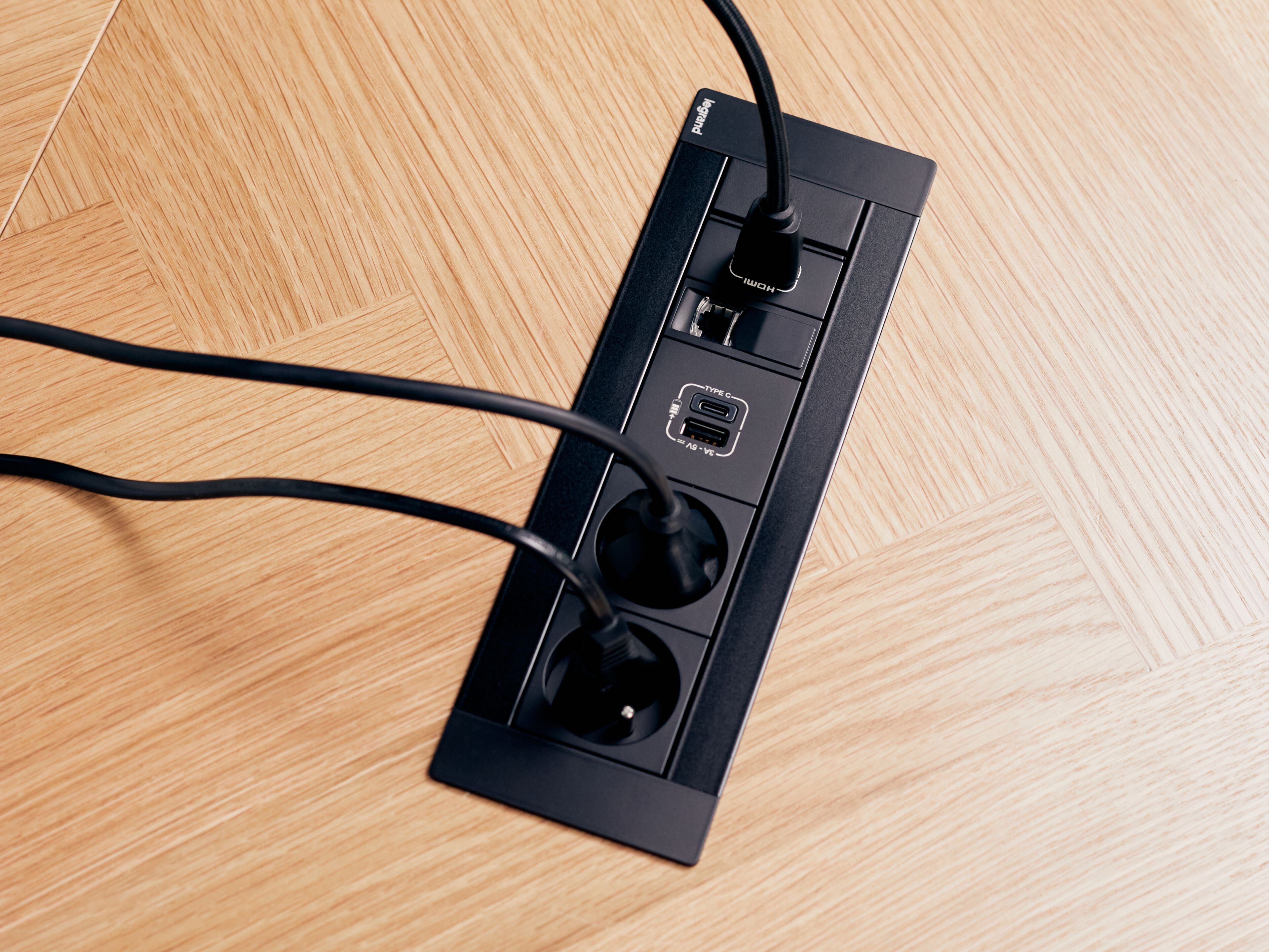 Множественная электрическая розетка legrand Incara ARCH-00048796