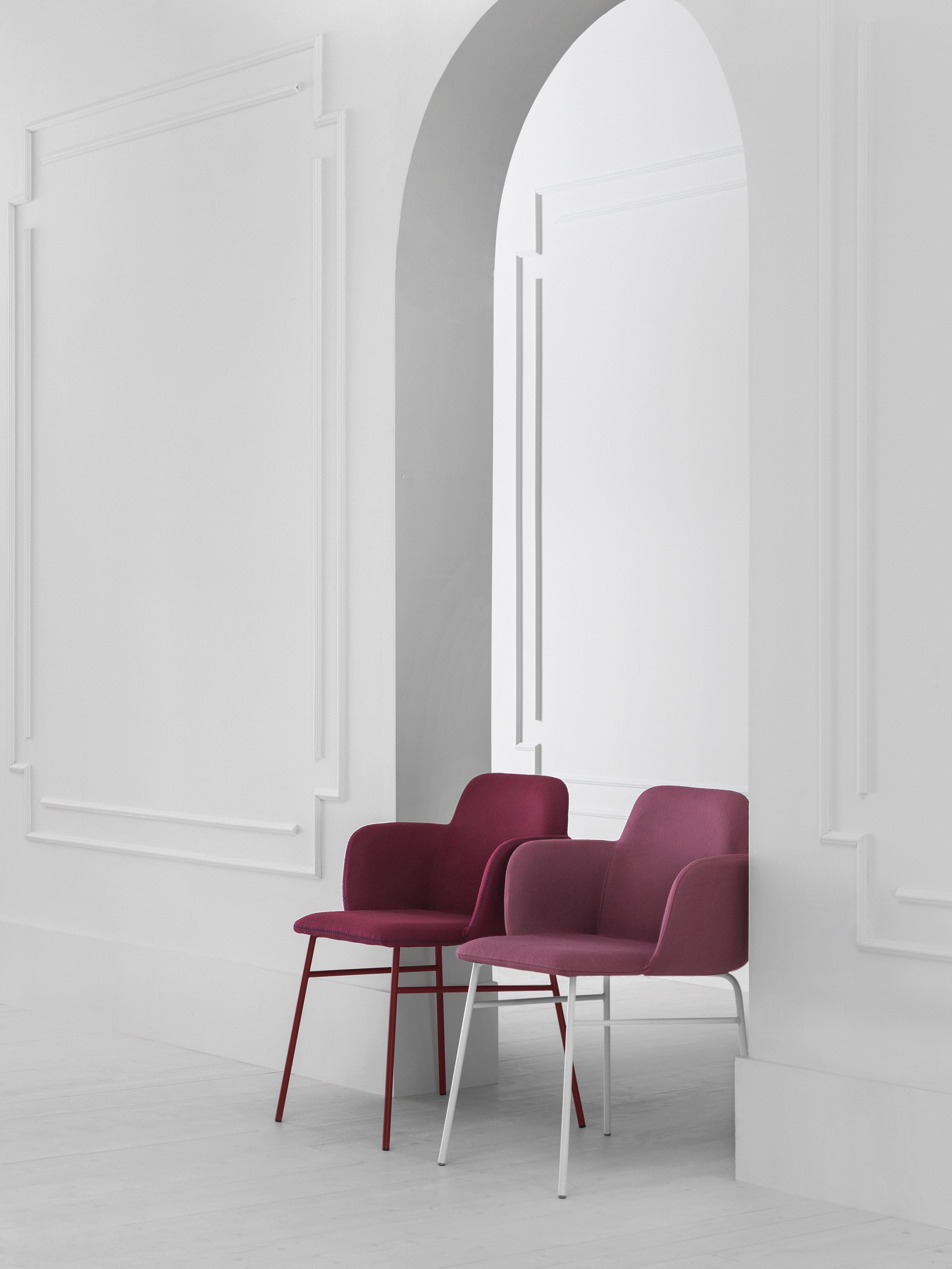 Мягкий тканевый стул с подлокотниками TrabA' Bardot ARCH-00068082 - Вид №1