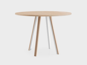 Высокий круглый дубовый стол