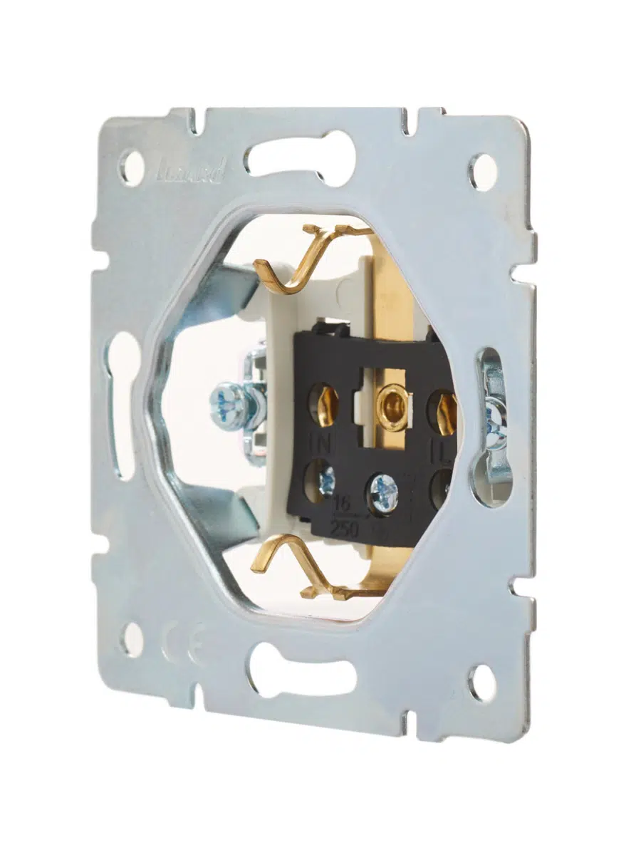 KARINA Розетка с защитой от детей сз черный бархат LEZARD 707-4288-124В - Вид №6