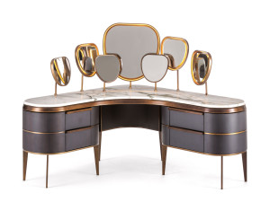 Деревянный туалетный столик