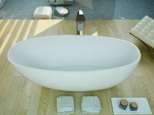 MOMA Design Отдельностоящая асимметричная ванна из массивной поверхности Ruby Rbt