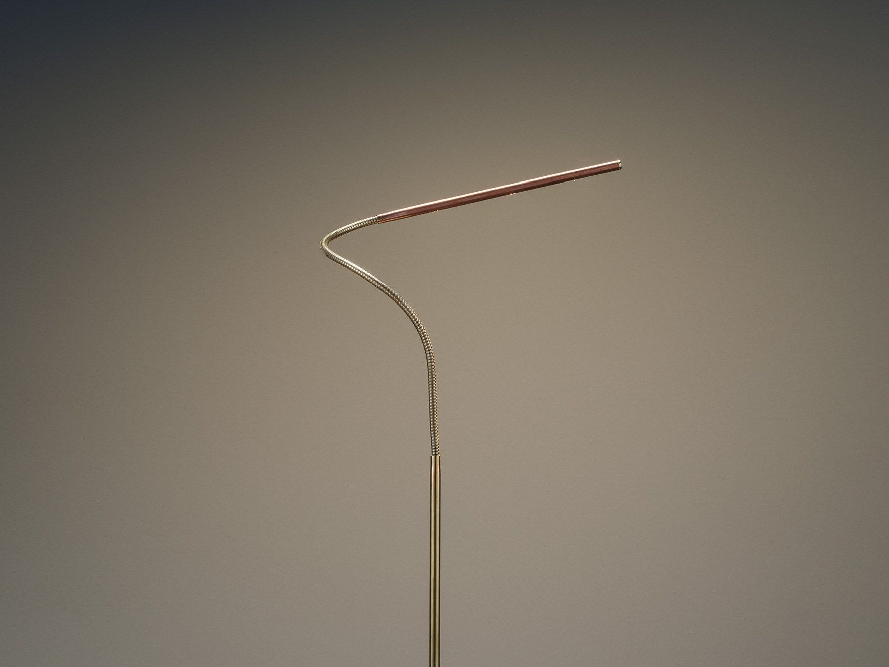 Регулируемая латунная светодиодная настольная лампа Catellani & Smith вечные предметы ARCH-00016535 - Вид №1