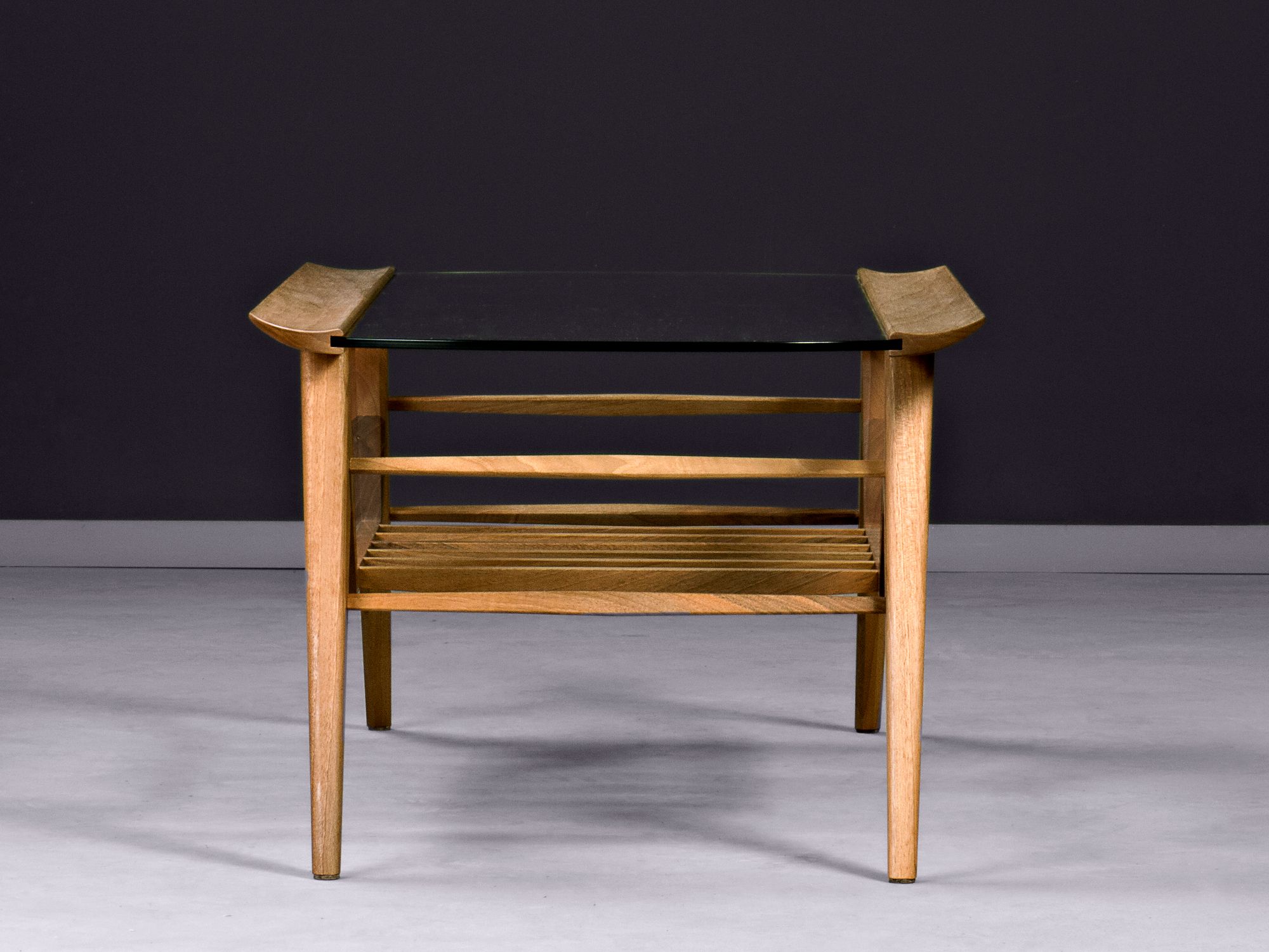 Низкий журнальный столик из дерева и стекла с отсеком для хранения HOOKL und STOOL Lipa ARCH-00141727 - Вид №2