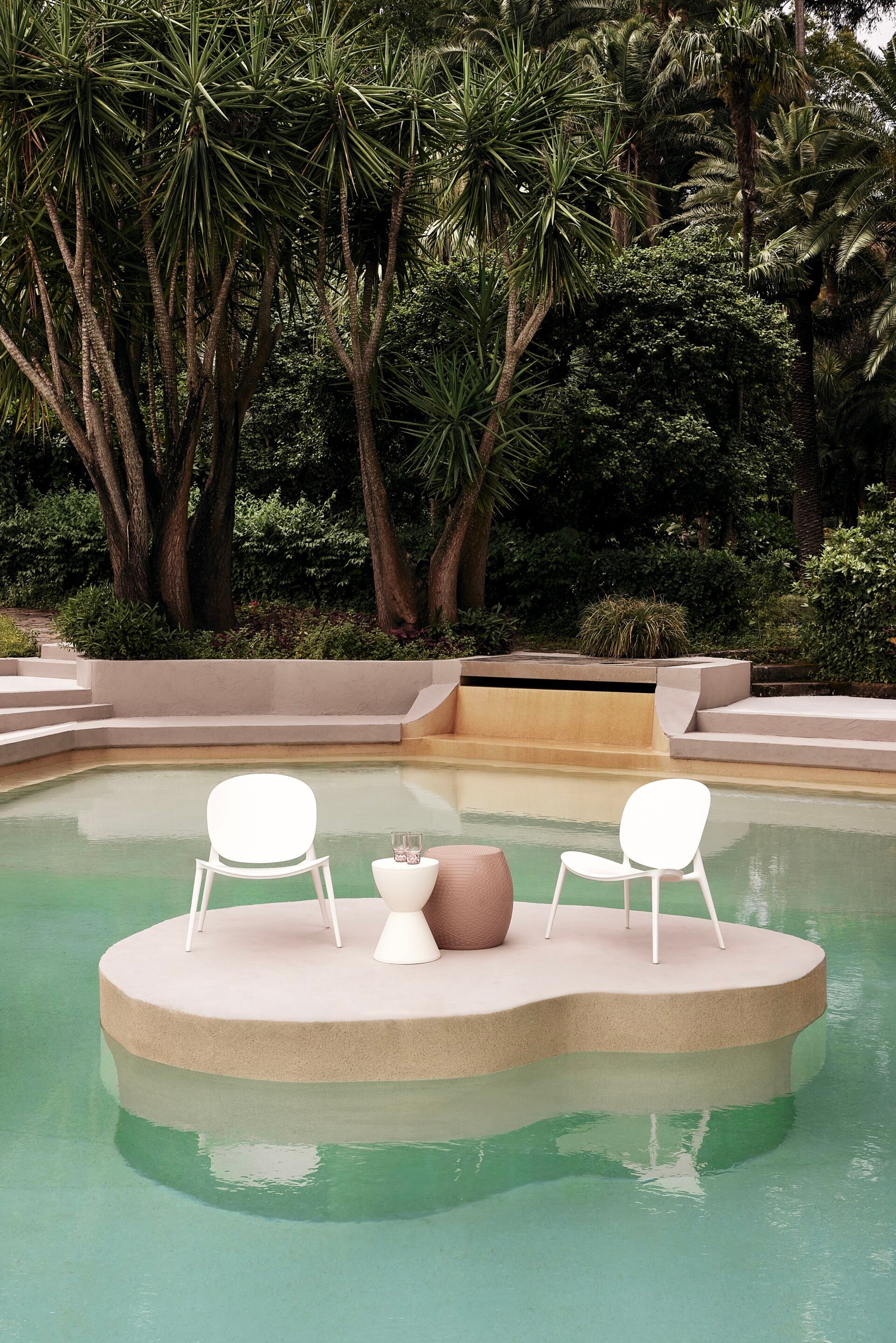 Стул / журнальный столик из инженерного пластика Kartell ROY ARCH-00111650 - Вид №13