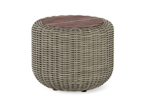 Плетеный круглый низкий садовый столик