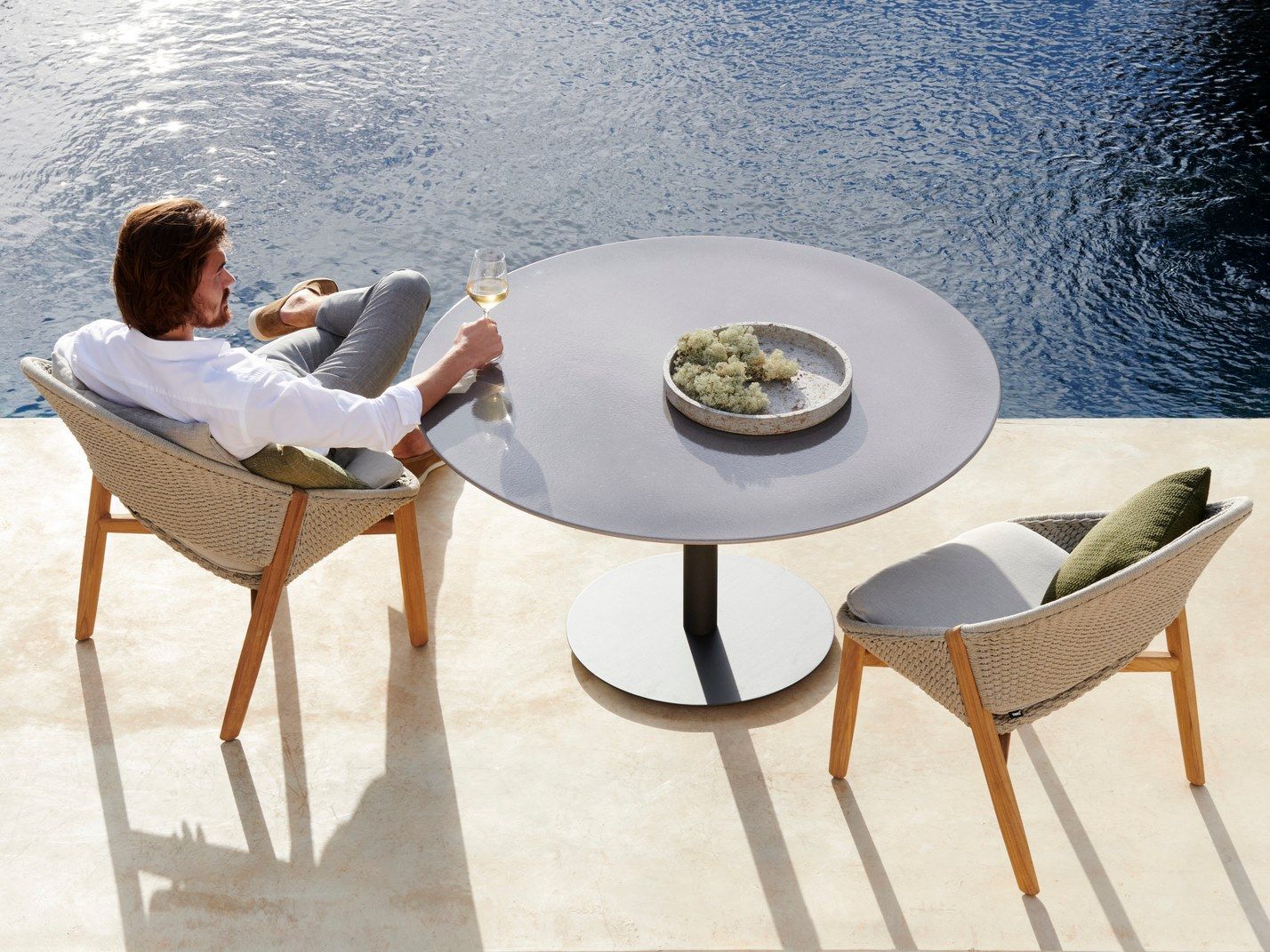 Круглый керамический садовый стол TRIBÙ T-Table ARCH-00133800 - Вид №3