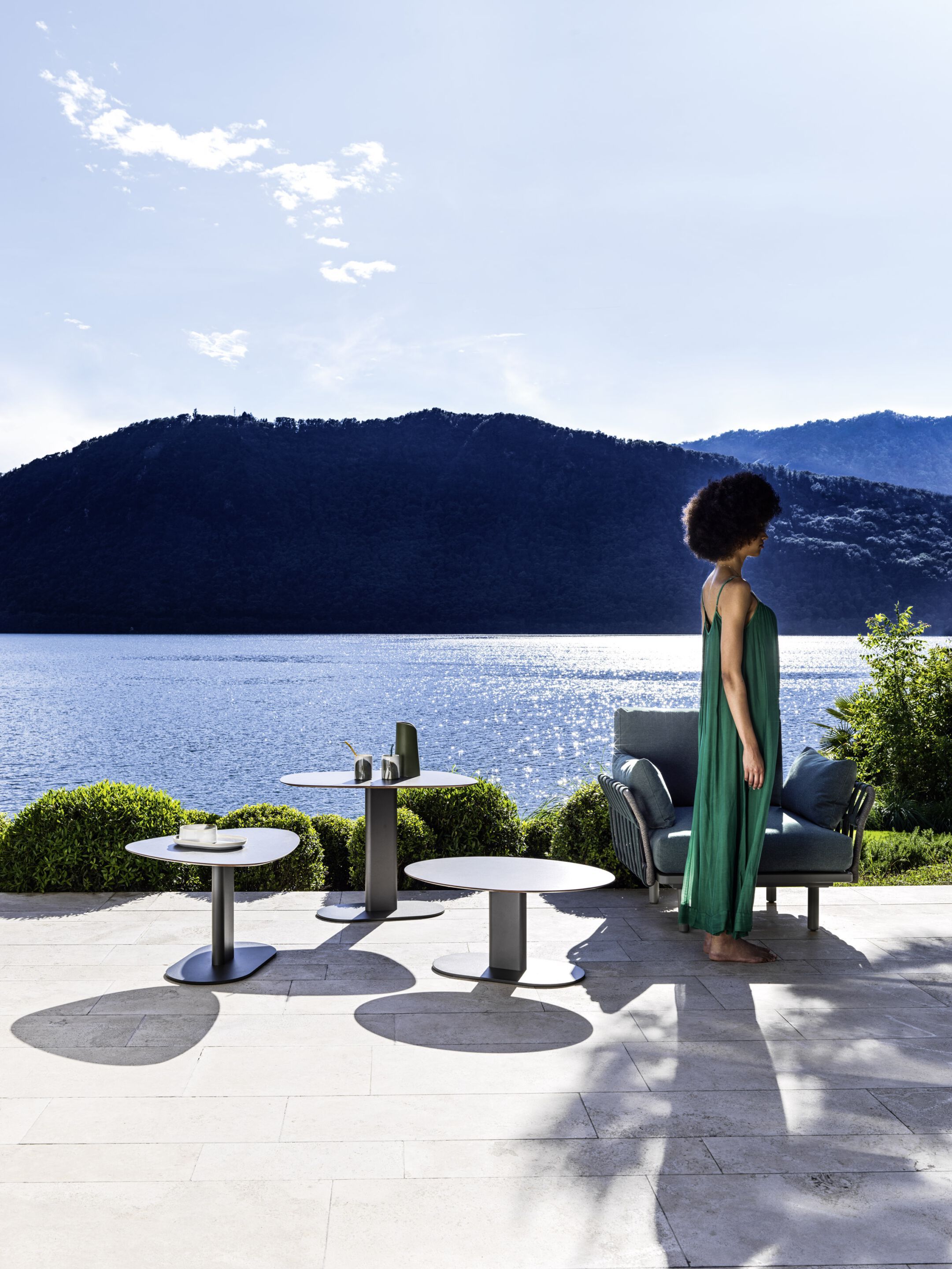 Алюминиевый овальный журнальный столик Varaschin плинтус ARCH-00131779 - Вид №3