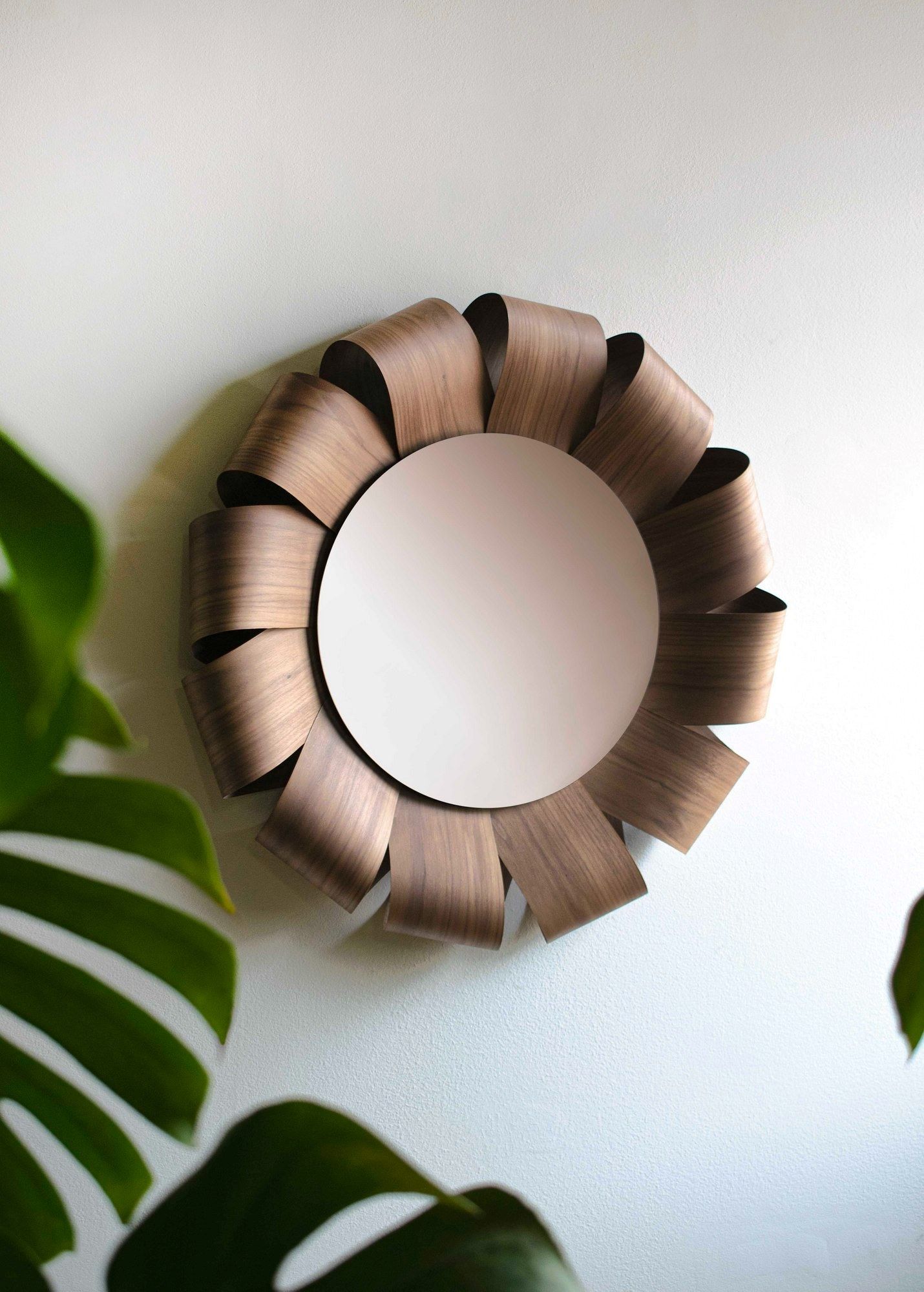 Настенное круглое зеркало из орехового дерева NOMON BRISA ARCH-00053757 - Вид №2