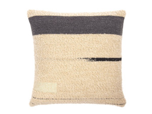 Квадратная подушка из ткани