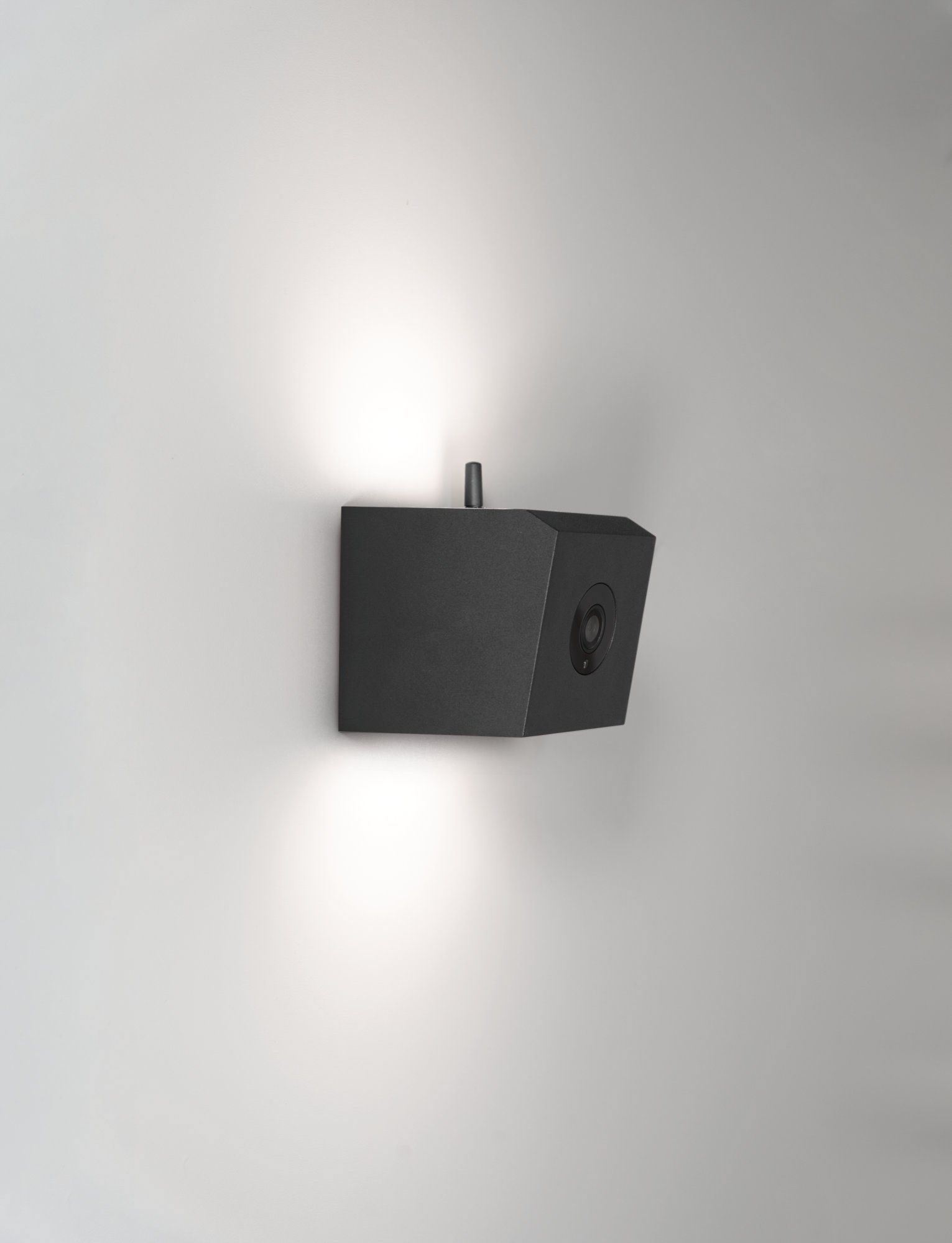 Настенный светильник с прямым и непрямым освещением с камерой Zafferano See You ARCH-00132778 - Вид №1